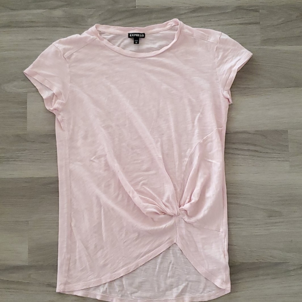 ⭐️ 2/$18 | Express Light Pink Twist Front Tee